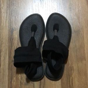 Women’s Sanuk size 6